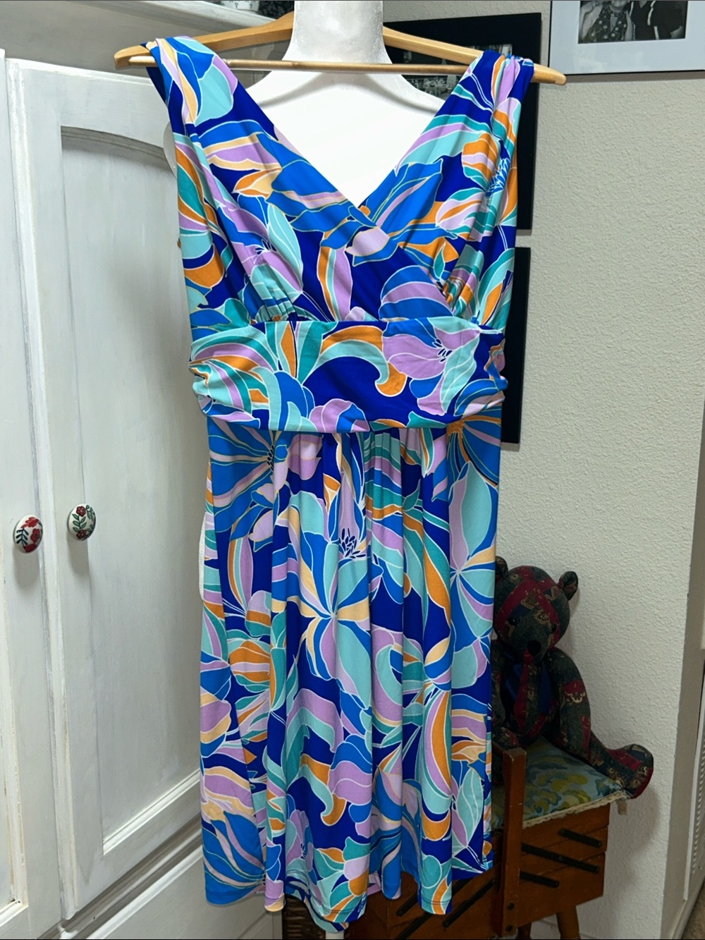 Pappagallo V-Neck Sleeveless Midi Dress in Blue Floral Print